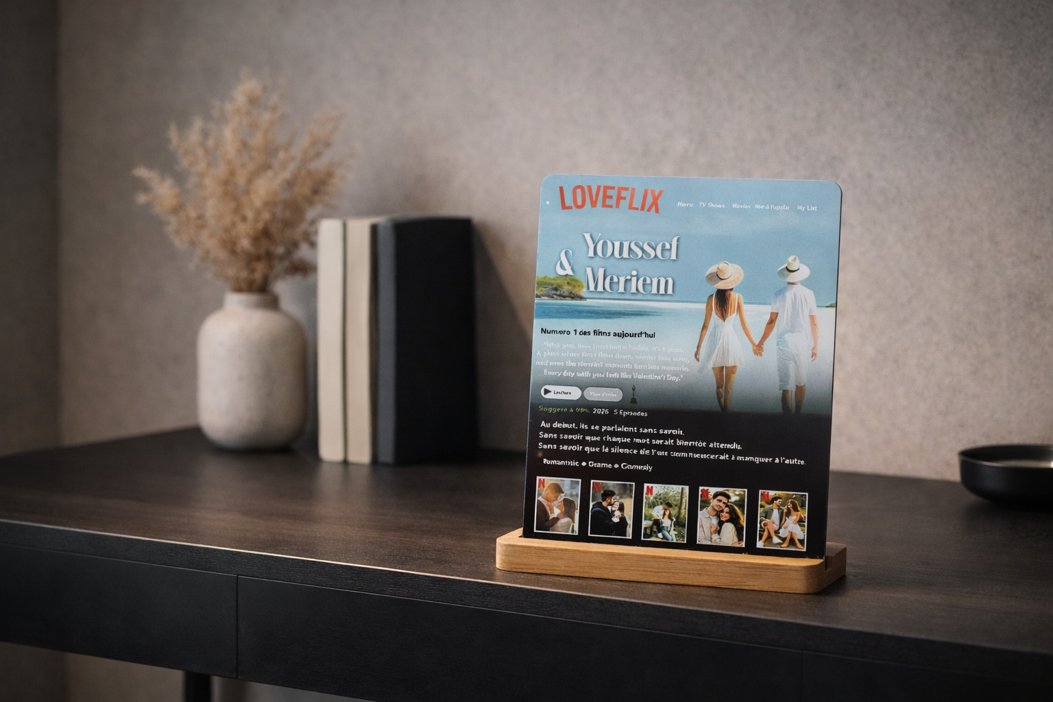 Décoration "LOVEFLIX" Personnalisable - Plaque Aluminium & Support en bois